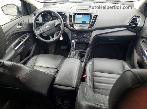 1FMCU9HD7JUC66540 2018 FORD ESCAPE Серебряный Вид панели приборов