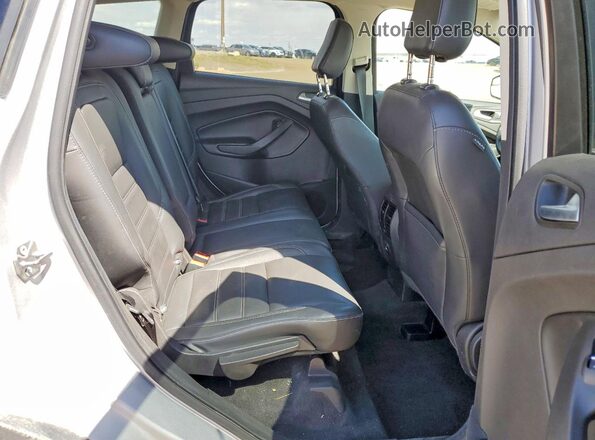1FMCU9HD8KUB73057 2019 FORD ESCAPE Silver Widok tylnych siedzeń