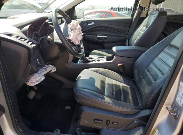 1FMCU9HD8KUB73057 2019 FORD ESCAPE Silver Widok wnętrza z przodu