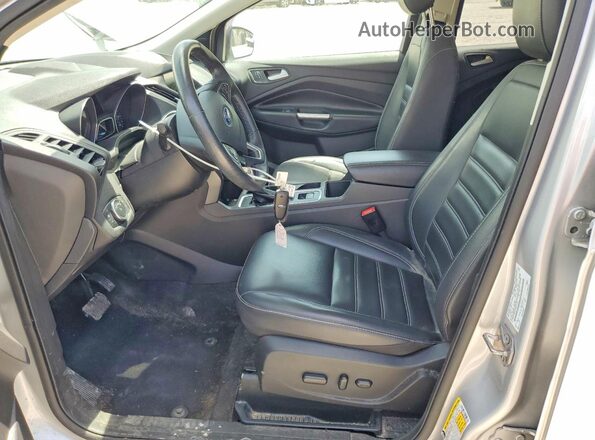 1FMCU9HD8KUB76105 2019 FORD ESCAPE Silver Вид салону спереду