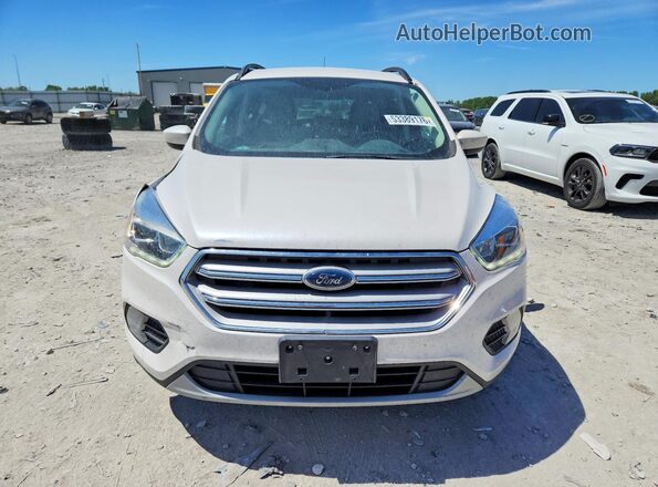 1FMCU9HD9JUD16001 2018 FORD ESCAPE Белый Вид спереди