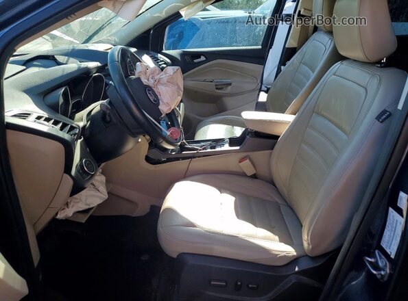 1FMCU9HDXJUB15000 2018 FORD ESCAPE Синий Вид салона спереди