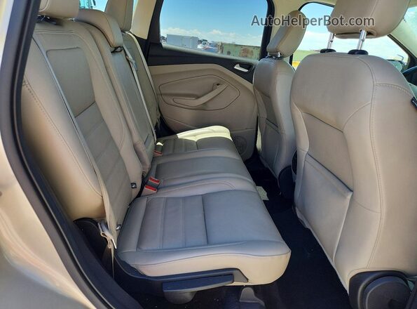 1FMCU9HDXJUD04889 2018 FORD ESCAPE Tan Rear interior view