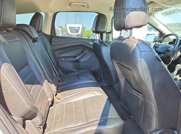 1FMCU9J90HUE48533 2017 FORD ESCAPE White Widok tylnych siedzeń