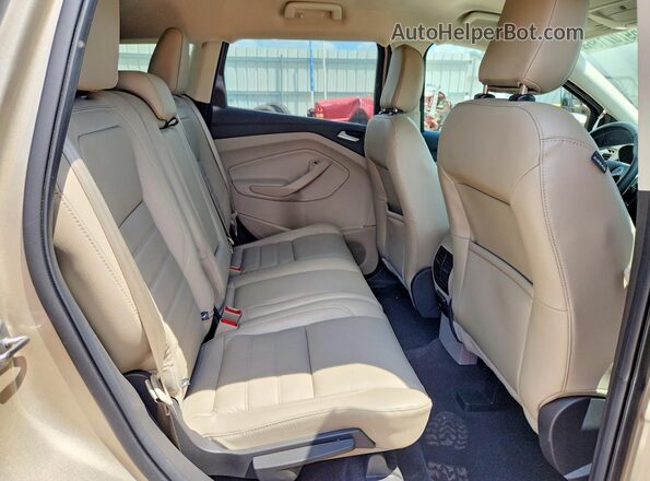 1FMCU9J90JUB83540 2018 FORD ESCAPE Tan Rear interior view