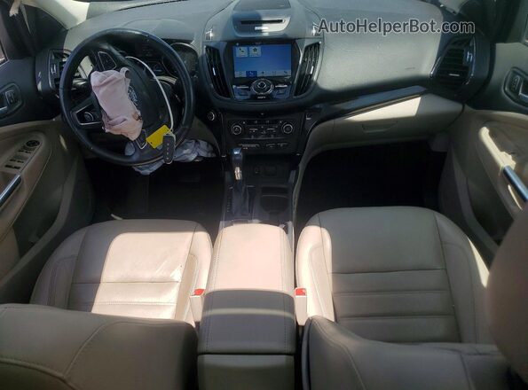 1FMCU9J91HUB76199 2017 FORD ESCAPE Белый Вид панели приборов