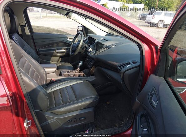 1FMCU9J92JUD55356 2018 FORD ESCAPE Красный Вид салона спереди
