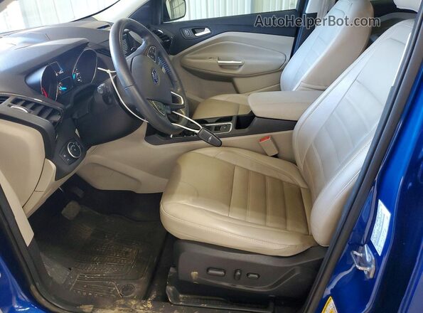 1FMCU9J93HUD86982 2017 FORD ESCAPE Blue Widok wnętrza z przodu