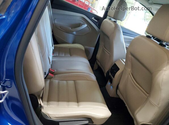 1FMCU9J93HUD86982 2017 FORD ESCAPE Blue Widok wnętrza z tyłu