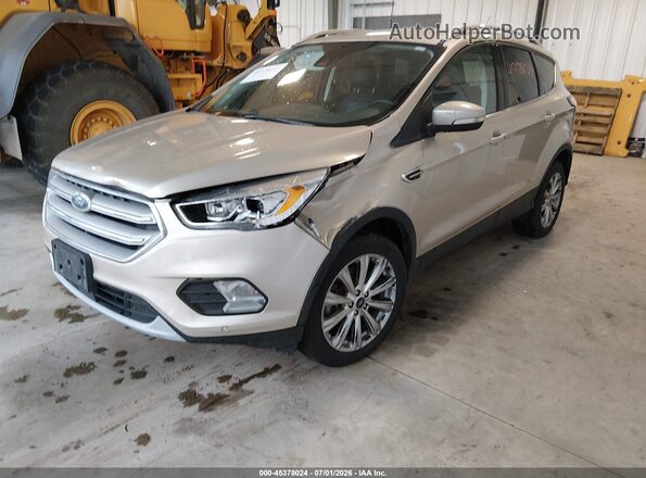 1FMCU9J93JUD37321 2018 FORD ESCAPE Gold წინა მარცხენა ხედი სამი მეოთხედიდან