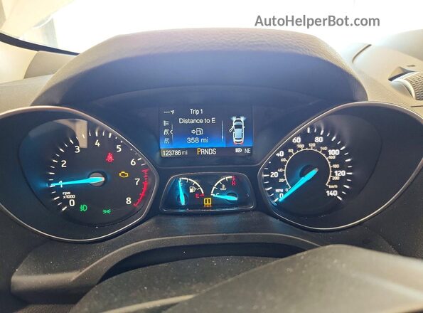 1FMCU9J93KUB16805 2019 FORD ESCAPE Белый Вид щитка приборов