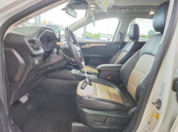 1FMCU9J93NUB43491 2022 FORD ESCAPE White Вид салону спереду