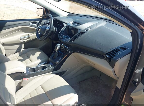 1FMCU9J94GUC36121 2016 FORD ESCAPE Серый Вид салона спереди