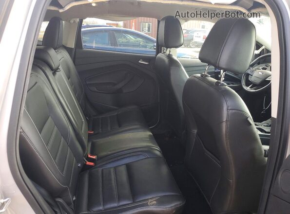 1FMCU9J94HUB13114 2017 FORD ESCAPE Серебряный Вид задних сидений