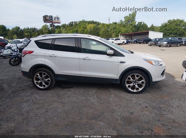 1FMCU9J95GUC88907 2016 FORD ESCAPE White Widok wnętrza z tyłu