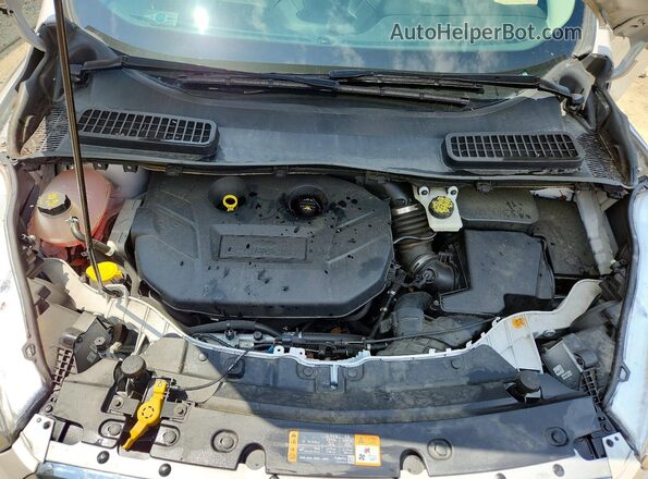 1FMCU9J95JUD46747 2018 FORD ESCAPE White Vista del compartimento del motor