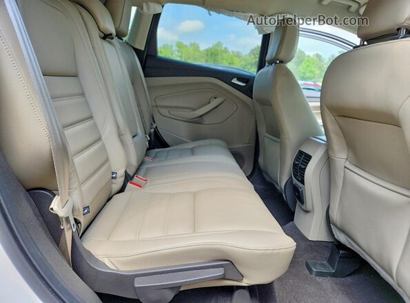 1FMCU9J95JUD46747 2018 FORD ESCAPE White Vista interior trasera