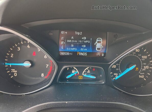 1FMCU9J96HUB08030 2017 FORD ESCAPE Серый Вид щитка приборов