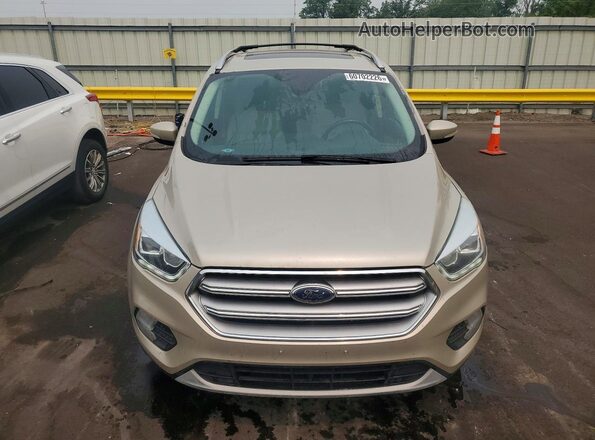 1FMCU9J96HUD47464 2017 FORD ESCAPE Gold წინა ხედი