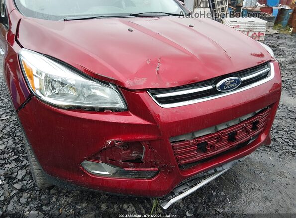 1FMCU9J9XGUC28895 2016 FORD ESCAPE Red Widok z przodu