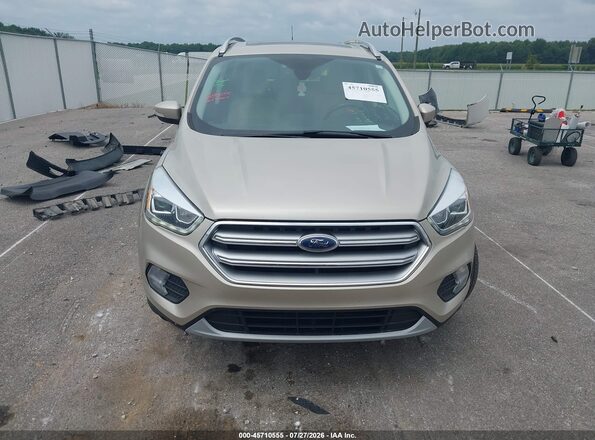 1FMCU9J9XHUC46492 2017 FORD ESCAPE Gold Вид задньої частини салону