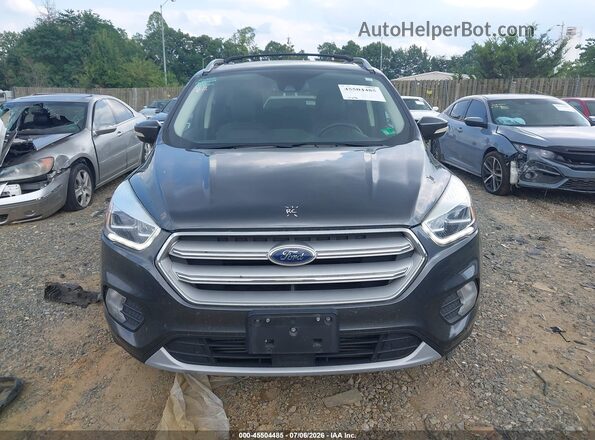 1FMCU9J9XJUC43582 2018 FORD ESCAPE Серый Вид спереди
