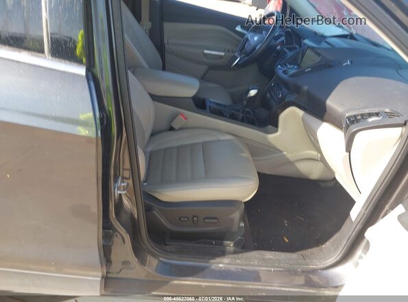 1FMCU9J9XJUC89381 2018 FORD ESCAPE Gray Front interior view