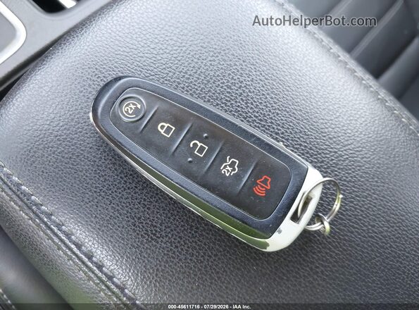 1FMCU9JD5HUA56927 2017 FORD ESCAPE Blue Вид панелі приладів