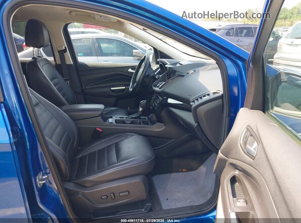 1FMCU9JD5HUA56927 2017 FORD ESCAPE Blue Вид салону спереду