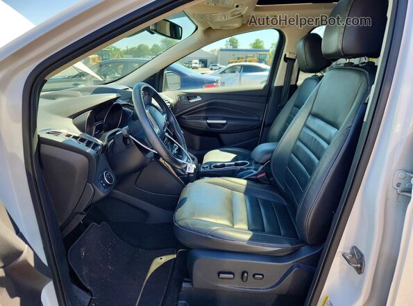 1FMCU9JX2GUC03875 2016 FORD ESCAPE White Widok wnętrza z przodu