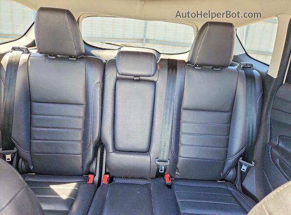 1FMCU9JX2GUC03875 2016 FORD ESCAPE White Widok tylnych siedzeń