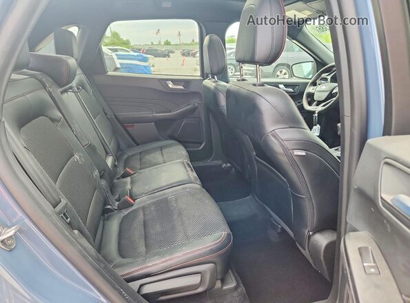 1FMCU9MN0RUB43608 2024 FORD ESCAPE Синий Вид задних сидений