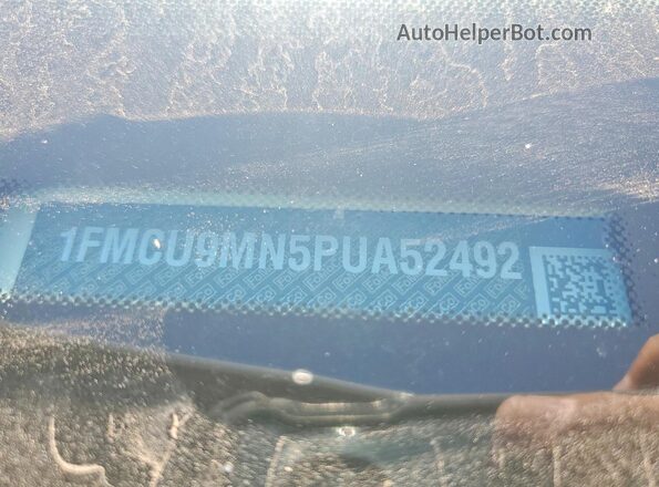 1FMCU9MN5PUA52492 2023 FORD ESCAPE White VIN կոդի պիտակի տեսք