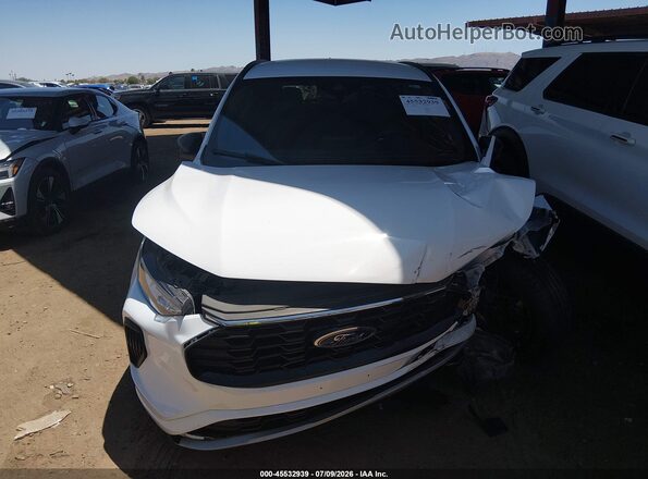 1FMCU9MN5PUA91860 2023 FORD ESCAPE Белый Вид спереди