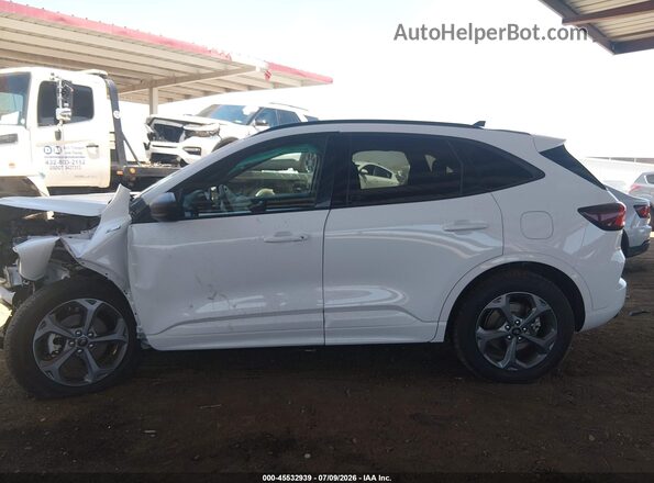 1FMCU9MN5PUA91860 2023 FORD ESCAPE Белый 