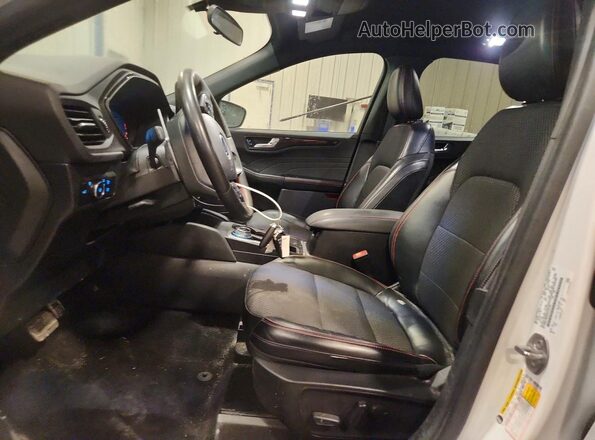 1FMCU9NA3PUA32169 2023 FORD ESCAPE Белый Вид салона спереди