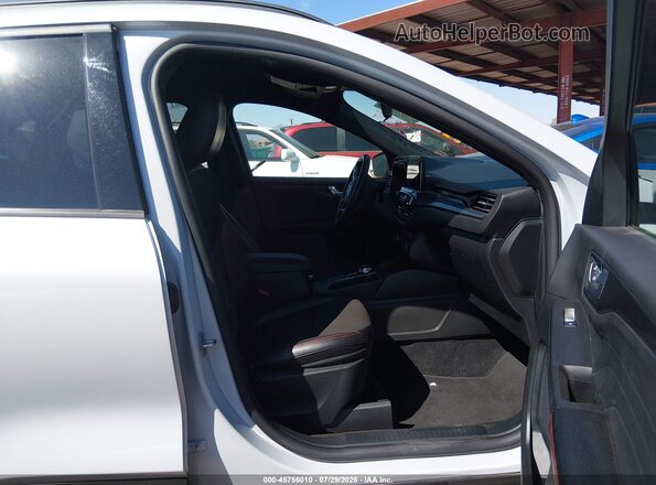 1FMCU9NA3SUB31275 2025 FORD ESCAPE Silver Widok wnętrza z przodu