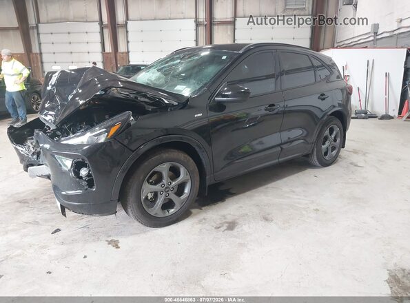 1FMCU9NZ2PUB47335 2023 FORD ESCAPE Черный Передняя левая четверть