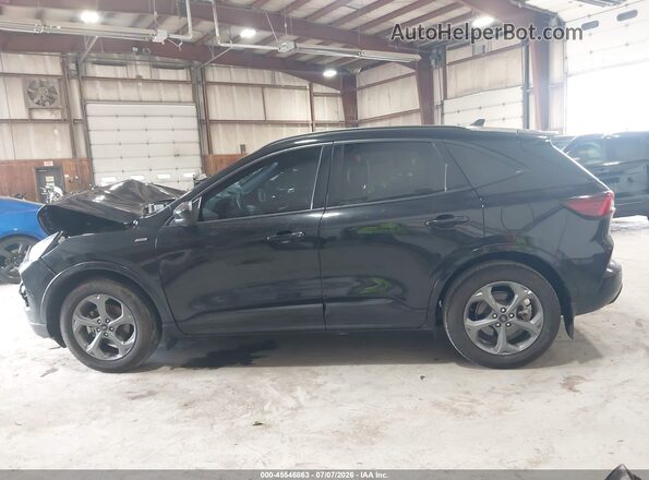 1FMCU9NZ2PUB47335 2023 FORD ESCAPE Черный 