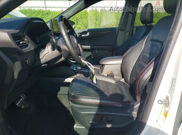 1FMCU9PAXRUB02668 2024 FORD ESCAPE Белый Вид салона спереди