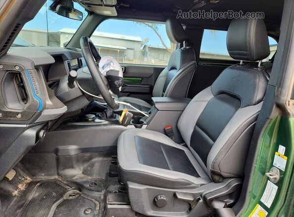 1FMDE1AH3RLA87865 2024 FORD BRONCO Green Vista interior delantera