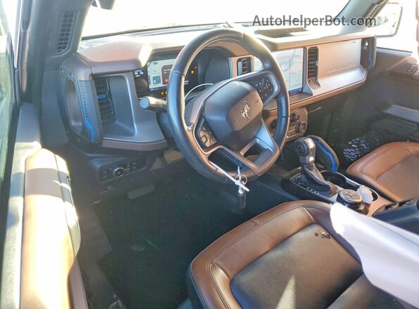 1FMDE5BH0PLC01503 2023 FORD BRONCO Silver Widok deski rozdzielczej