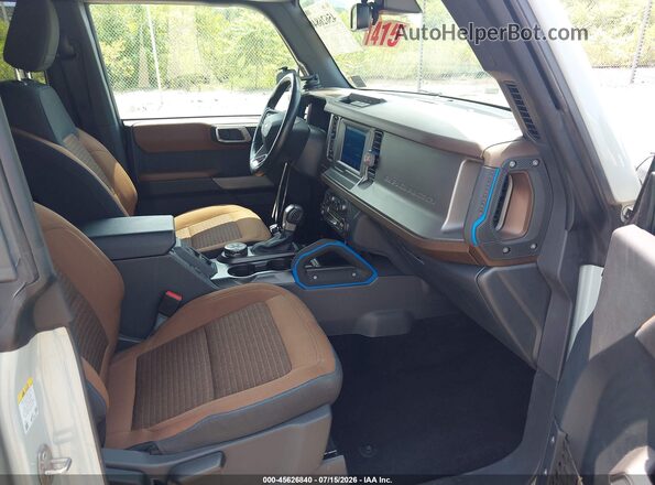 1FMDE5BH2PLB34807 2023 FORD BRONCO Light Blue წინა სალონის ხედი
