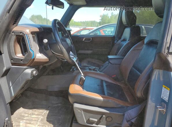 1FMDE5BH8MLA95264 2021 FORD BRONCO Бирюзовый Вид салона спереди
