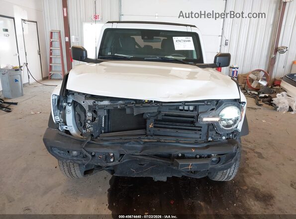 1FMDE5BHXPLB13199 2023 FORD BRONCO Белый Вид спереди