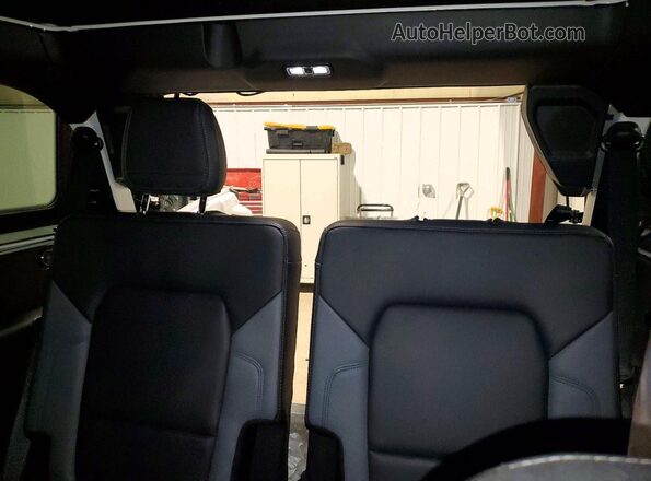 1FMDE5CP1PLB66024 2023 FORD BRONCO White Widok tylnych siedzeń