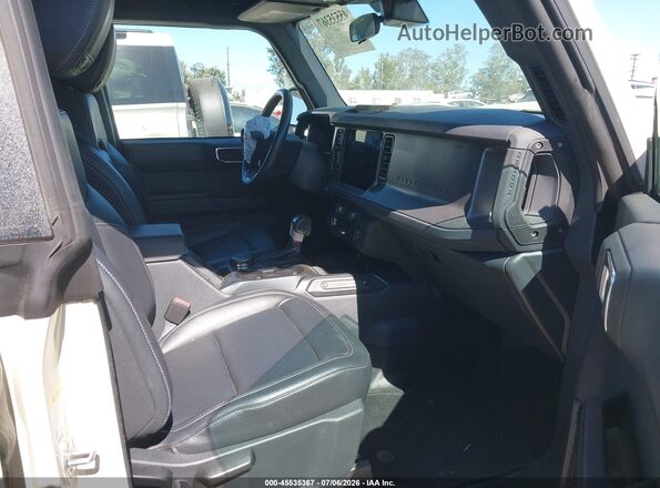 1FMDE7BH8SLA81549 2025 FORD BRONCO Gray Front interior view