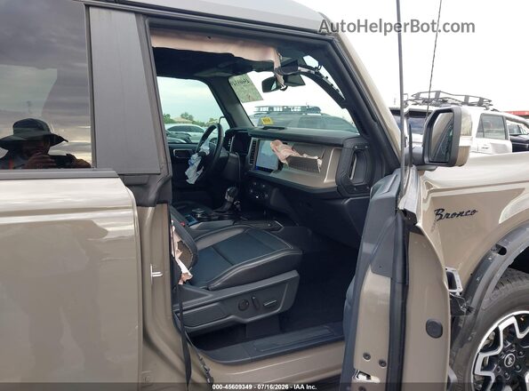 1FMDE8BH1SLA74951 2025 FORD BRONCO Коричневый Вид салона спереди