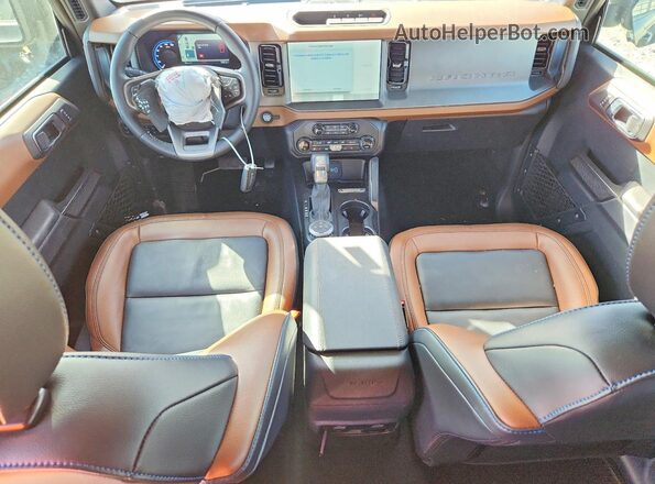 1FMDE8BH8RLA81261 2024 FORD BRONCO Black წინა პანელის ხედი
