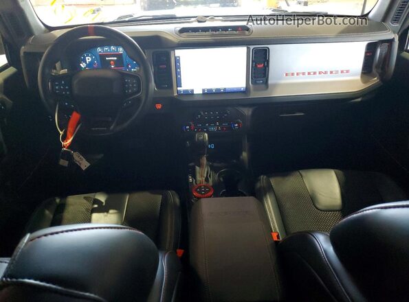 1FMEE0RR9RLB00792 2024 FORD BRONCO White Vista del salpicadero
